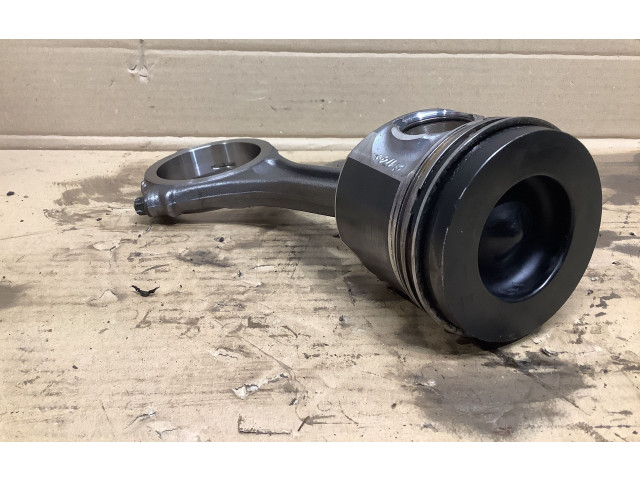 Píst 065df Audi Q5 SQ5 cdu