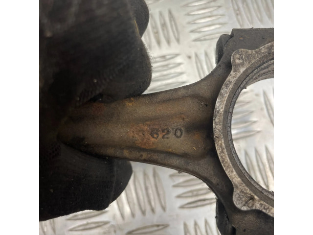 Píst 620 Mitsubishi Pajero pro naftový motor 2.8