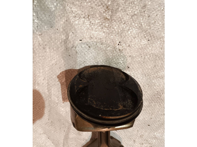 Шатун      BMW 3 E90 E91  