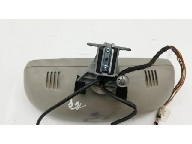 Зеркало заднего вида (в салоне)