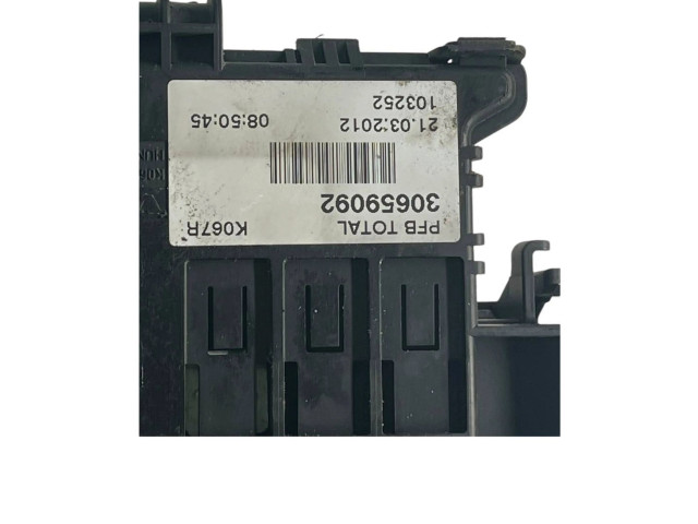 Pojistková skříňka 30659092, K067R Volvo V60 2011