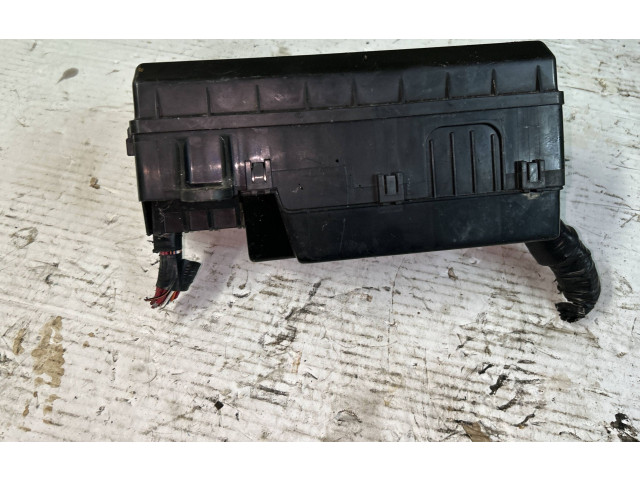 Блок предохранителей Mitsubishi L200