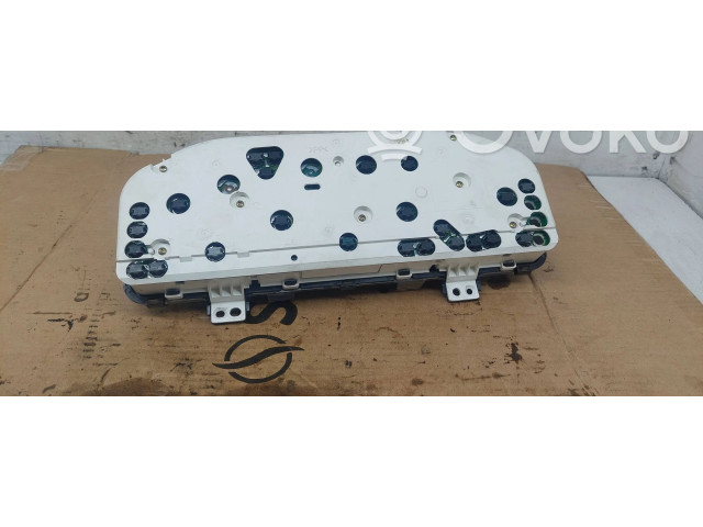 Přístrojová deska  Mazda MPV 2002   