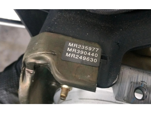 Подушка безопасности водителя MR235977 Mitsubishi Galant