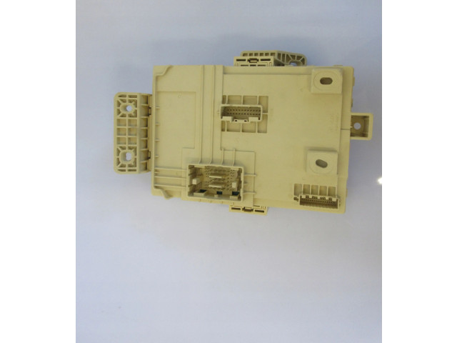 Блок предохранителей 91958J7021 KIA Ceed