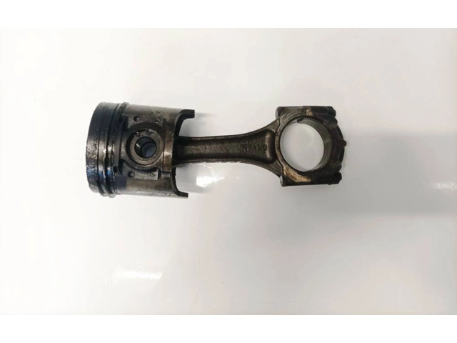 Поршень с шатуном Mazda 626