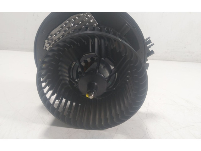 Вентилятор печки    5WB819021, 5WB819021A   Volkswagen Golf SportWagen