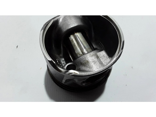  Поршень D4204T23 31460046  Volvo XC60 для дизельного двигателя 2.0