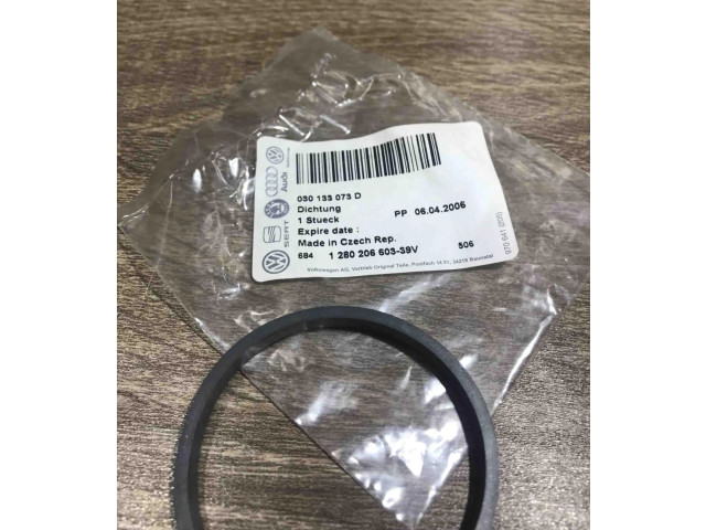 Всасывающий коллектор 030133073d   Skoda Octavia Mk1 (1U)