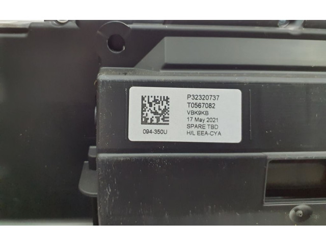 Панель приборов 32320737 Volvo XC40