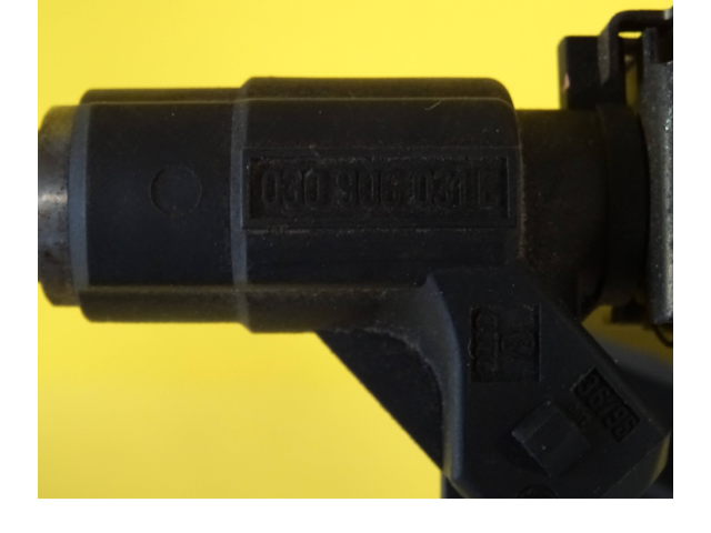 Топливная рампа 0280151031, 030906031E   Volkswagen Polo III 6N 6N2 6NF  