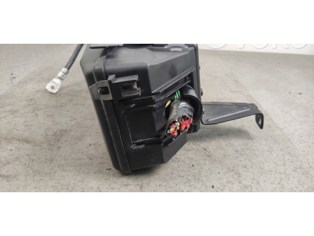 Блок предохранителей Volvo S80