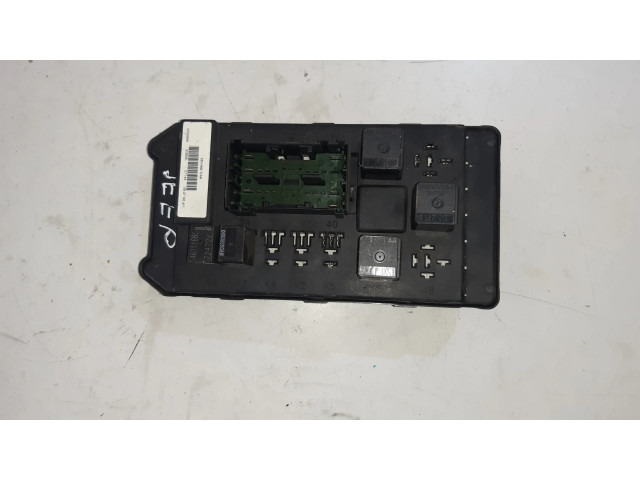 Блок предохранителей 56049915AA Jeep Grand Cherokee (WK)