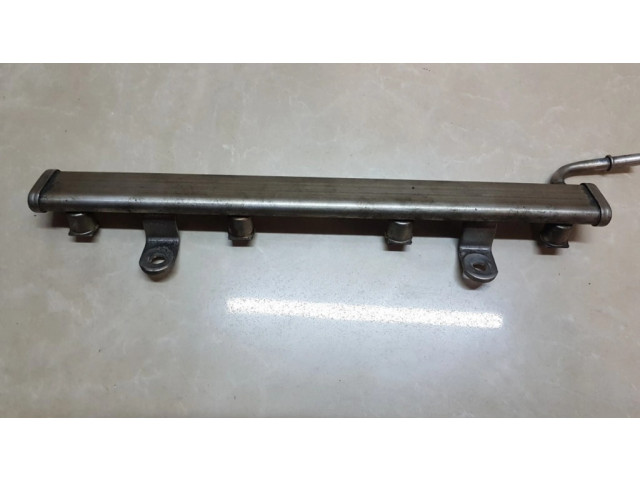 Vstřikovací lišta Dodge Caliber pro benzínový motor 2.0