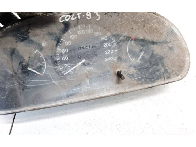 Přístrojová deska Mitsubishi Colt 1993 mb899862, 758950