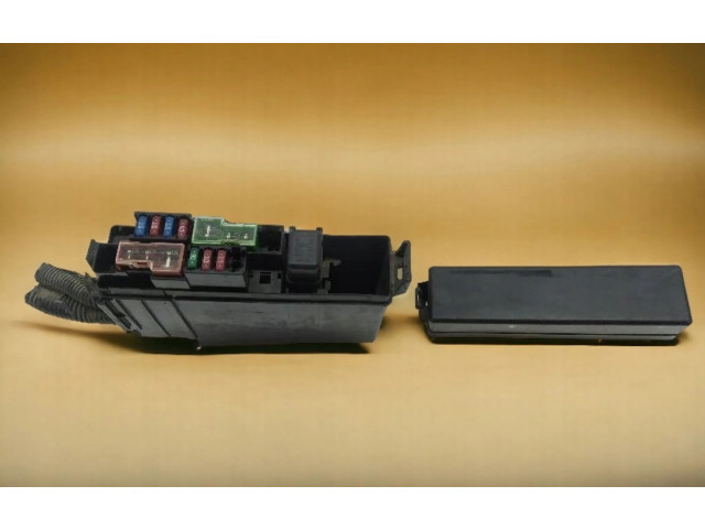 Pojistková skříňka 24382CA010 Nissan Murano Z50 2005