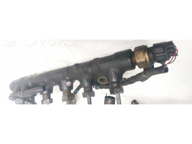 Vstřikovací lišta 8945820020, 89458-20020 Toyota Avensis T220 pro naftový motor 2.0
