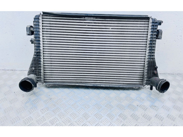 Интеркулер  1K0121345M   Audi TT TTS Mk2 