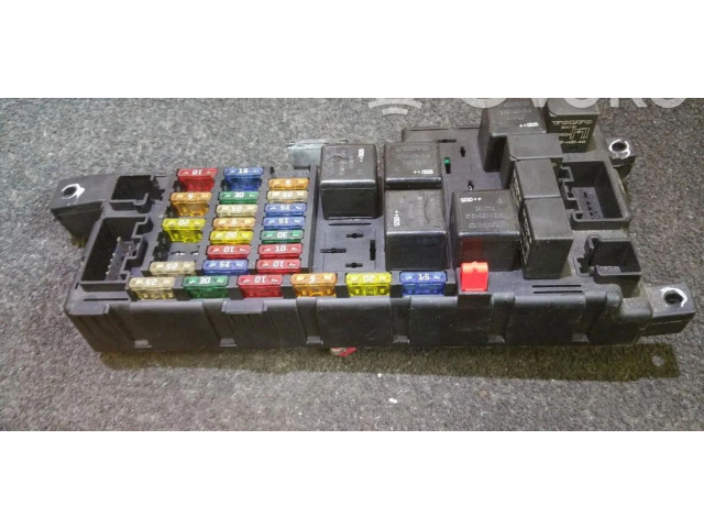 Блок предохранителей  518828009, 8678449-DIEP2X   Volvo V70    
