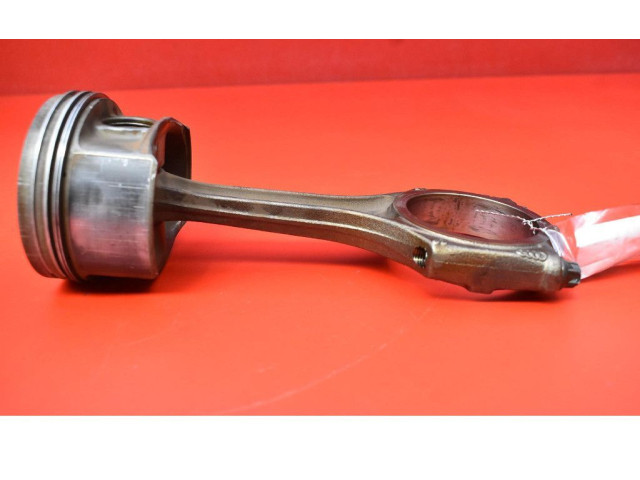  Поршень  82L64, 82L64  Audi A6 S6 C5 4B  