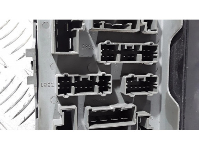 Блок предохранителей 52010565B, 737910 Land Rover Freelander