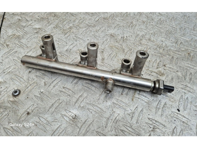 Vstřikovací lišta 9811353880, 9812191080 Peugeot 5008 II