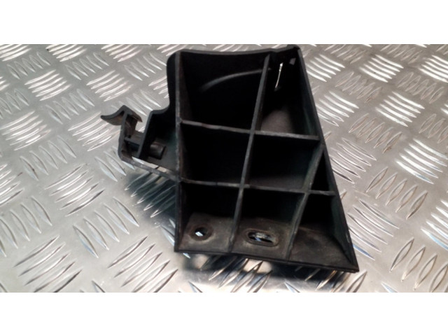 Задний держатель бампера