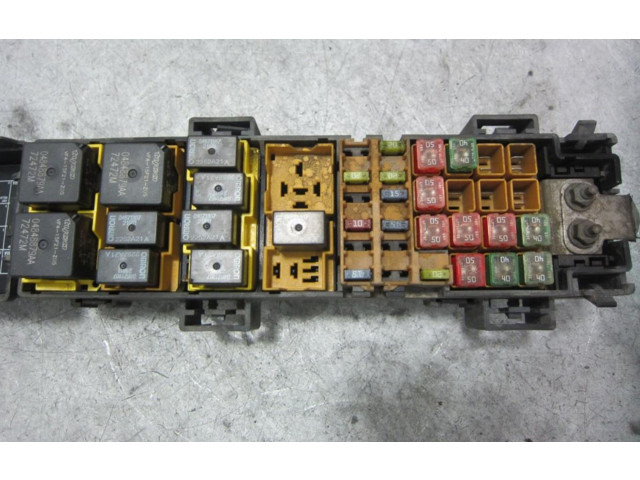 Блок предохранителей P56050255AB Jeep Grand Cherokee (WJ)