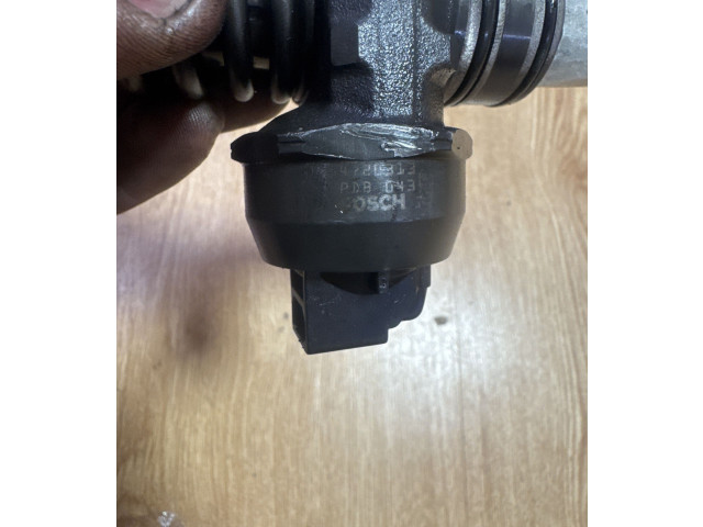 Vstřikovač 0414720313, 038130073BN Volkswagen Caddy