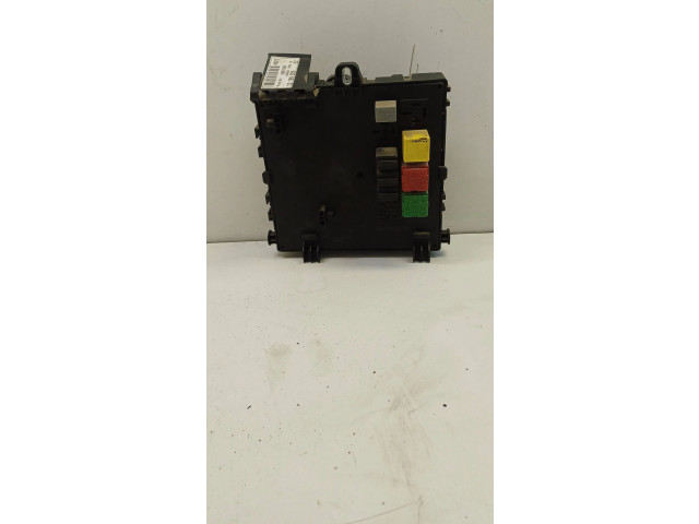 Блок предохранителей 13189928, 008008000 Opel Vectra C