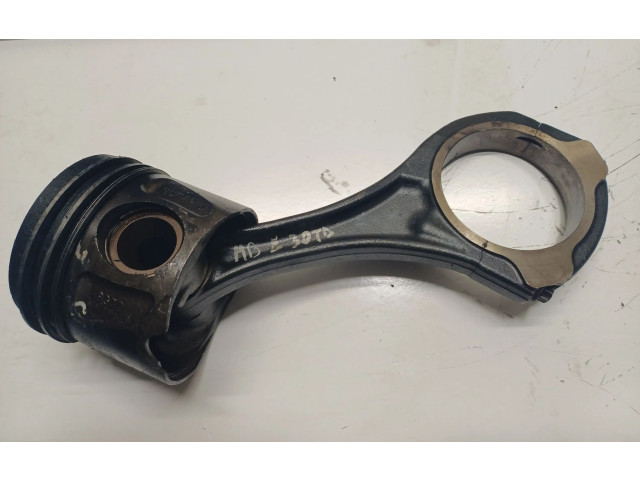 Píst 8370 Mercedes-Benz E W211