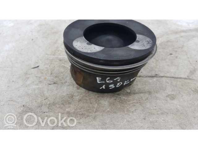 Píst 08408B BMW 5 E60 E61 pro naftový motor 2.0