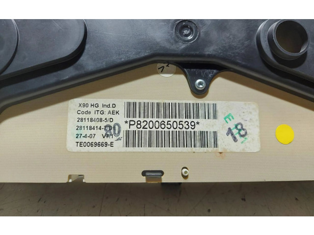 Панель приборов 8200650539   Dacia Logan I       