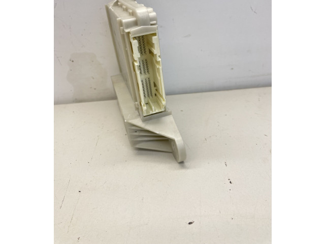 Pojistková skříňka 8267030340B Lexus GS 250 350 300H 450H 2014