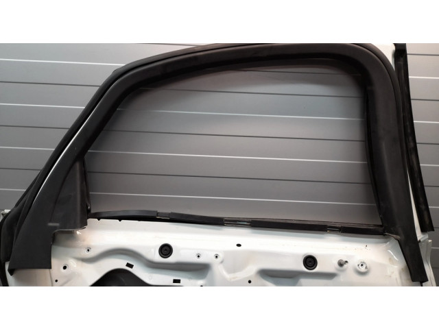 Задняя дверь