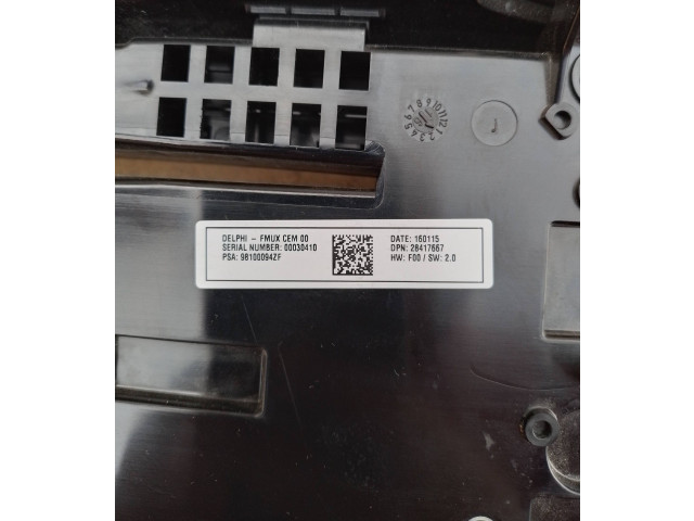 Радио/ проигрыватель CD/DVD / навигация