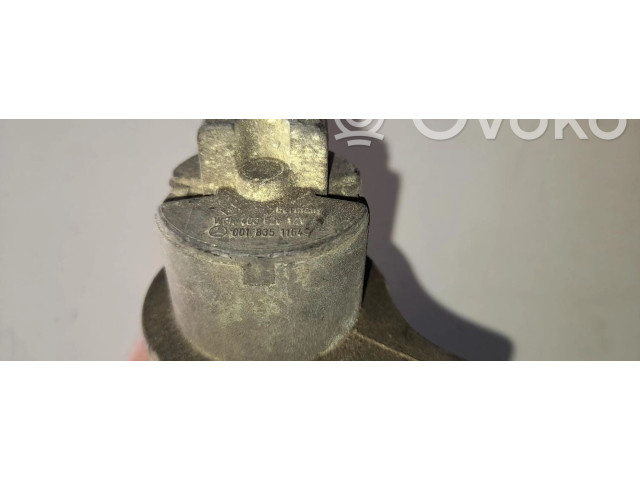 Моторчик заднего дворника 2028300014    Mercedes-Benz C W202