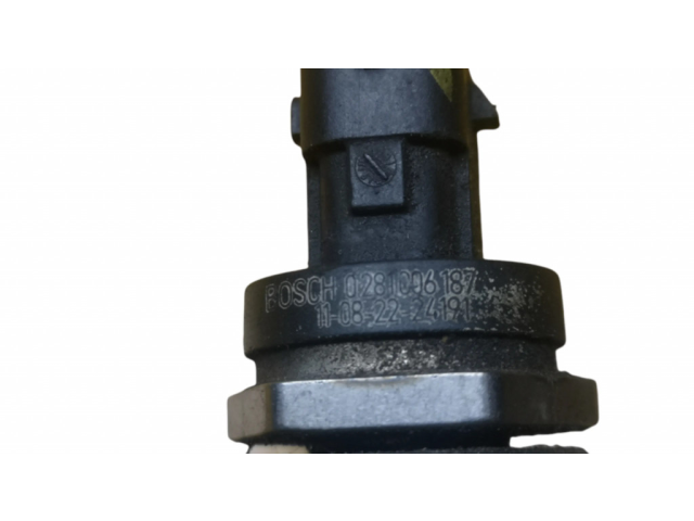 Топливная рампа 0445214251, H8200839258   Renault Trafic II (X83) 2.0 