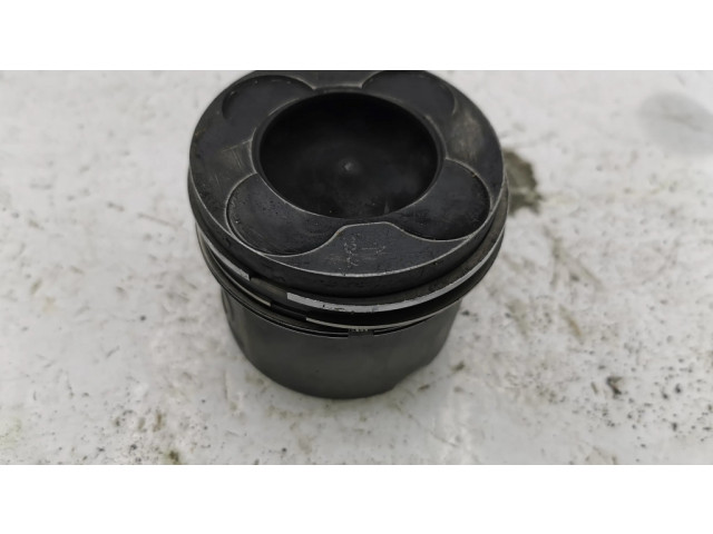 Píst NOCODE BMW 5 E60 E61 pro naftový motor 3.0