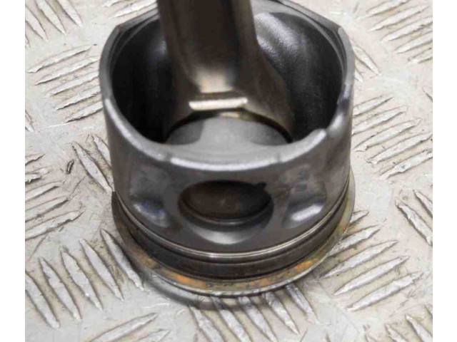 Píst 68147228AA, 68147233AA Dodge RAM pro naftový motor 3.0