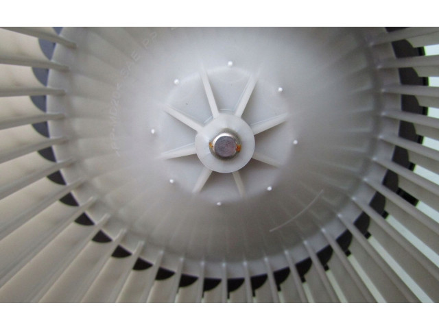 Вентилятор печки    272V06UA0B   Nissan X-Trail T33