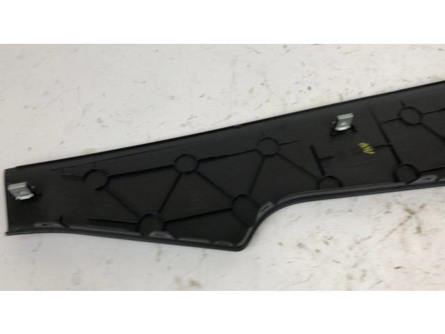 Другая деталь салона