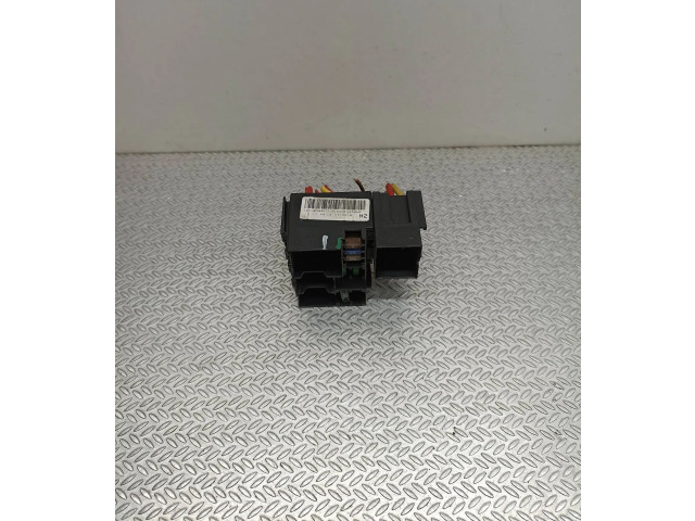 Блок предохранителей 243517538R Renault Clio IV