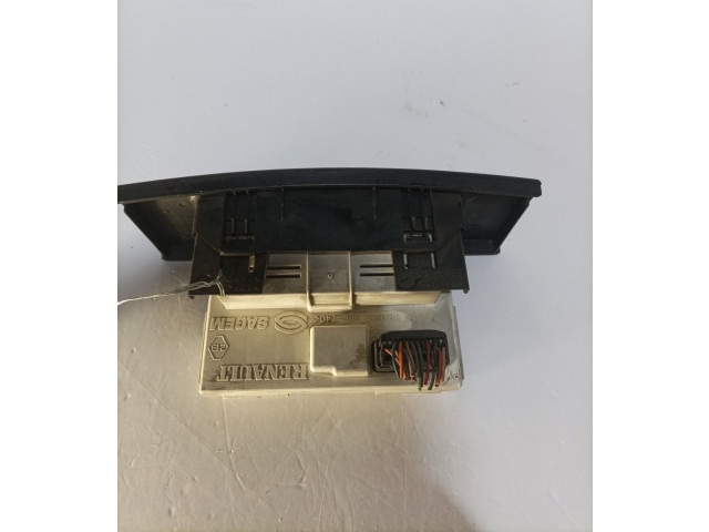 Дисплей       Renault Trafic II (X83)