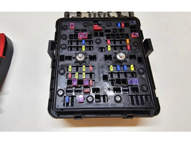 Блок предохранителей  68347002AE   Jeep Grand Cherokee WL    