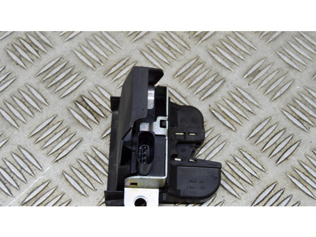 Замок задней крышки