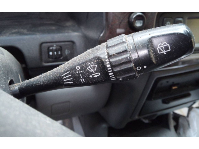 Ручка стеклоочистителей Mitsubishi Montero