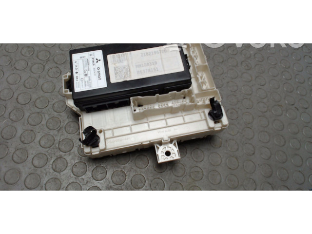 Блок предохранителей MN108319 Mitsubishi Colt