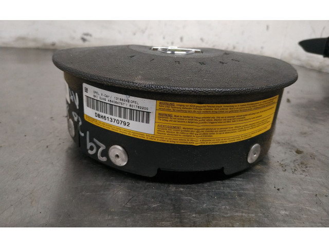Подушка безопасности водителя 13188242   Opel Meriva A