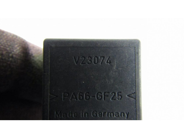 Реле насоса горючего